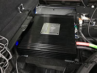 Установка усилителя Hellion HAM8.100DSP в Audi Q5